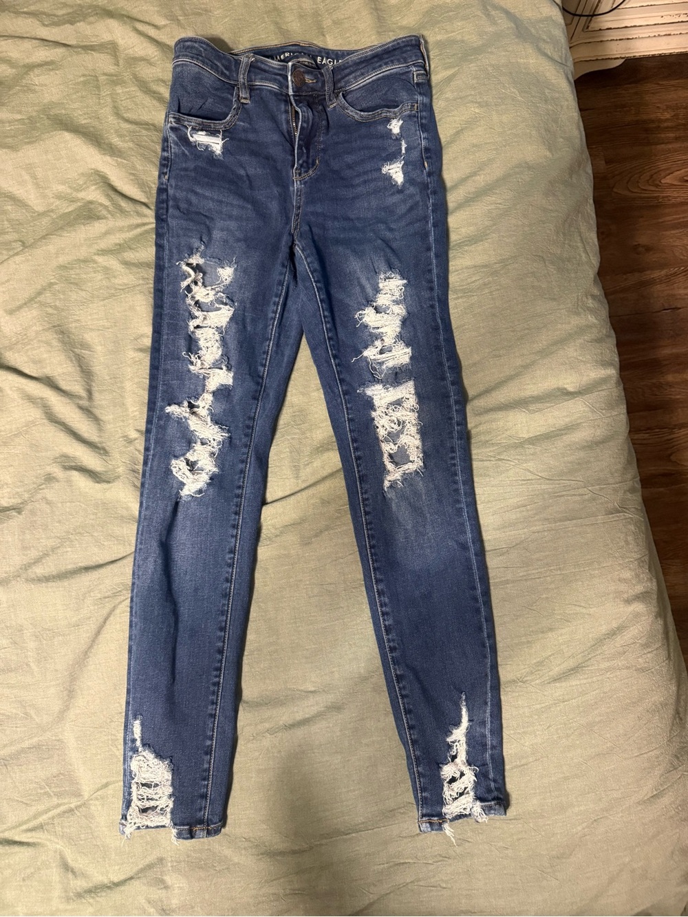 American Eagle Outfitters Navy Blue Distressed Women's Skinny Jeans